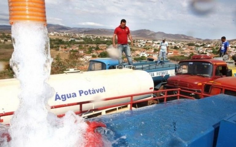 Operação Carro Pipa vai cobrir 40 cidades do Estado