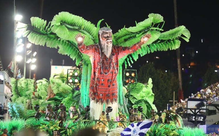 Beija-Flor é a campeã do carnaval 2015 do Rio de Janeiro