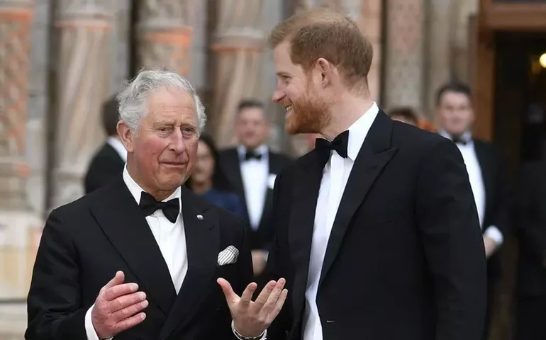 Harry deve se encontrar com Charles após 20 meses, diz jornal