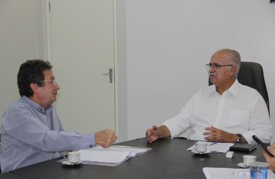 Arapiraca: Teófilo é apresentado ao novo aplicativo da Ouvidoria MPE 