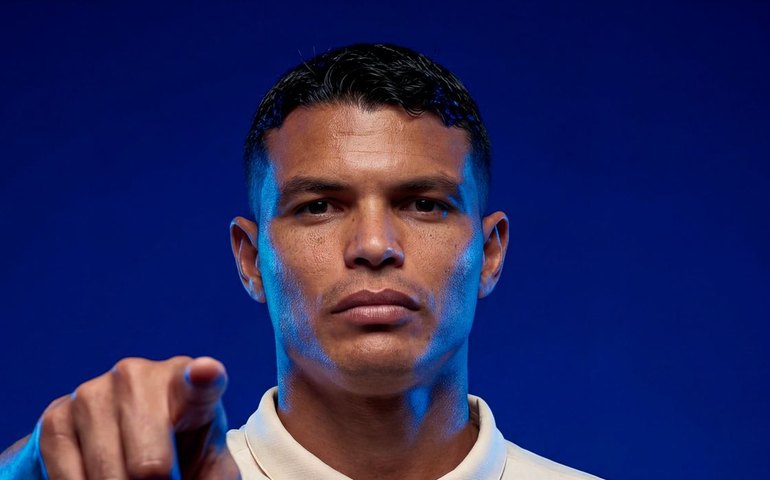 Porto anuncia contratação do zagueiro brasileiro Thiago Silva