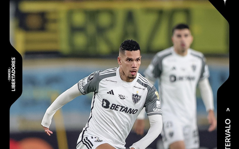 Atlético-MG sofre com bola parada, é derrotado pelo Peñarol e perde os 100% na Libertadores