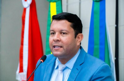 Vereador Allan Pierre apresenta projeto que autoriza o sepultamento de cães e gatos em jazigos familiares em Maceió