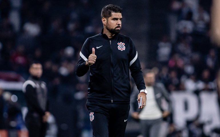 Corinthians demite António Oliveira, e Brasileirão chega a oito trocas de técnico