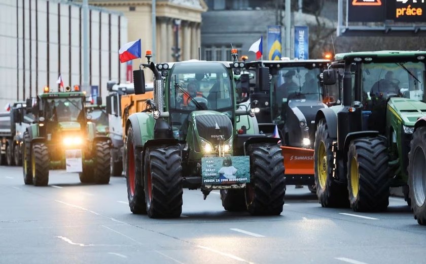 Agricultores da República Checa realizam protestos contra políticas agrícolas da UE