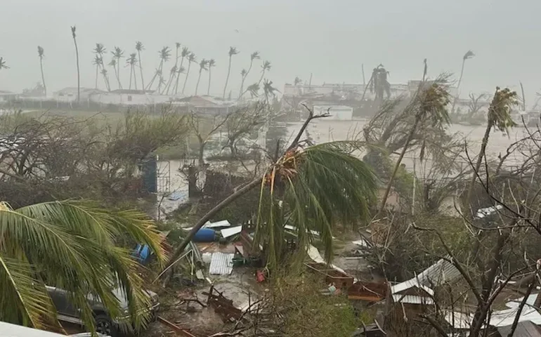 Furacão Erick avança para categoria 3 e ameaça costa sul do México com ventos destrutivos