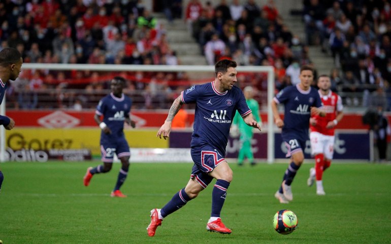 Navas é expulso, Messi desequilibra e PSG vence Nantes no Campeonato Francês