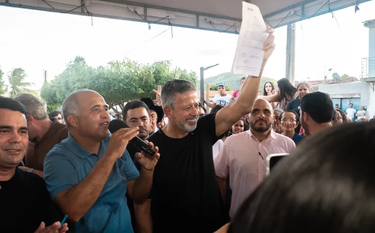 Pavimentação, desenvolvimento e trabalho para os municípios: Arthur Lira leva avanços a São José da Tapera