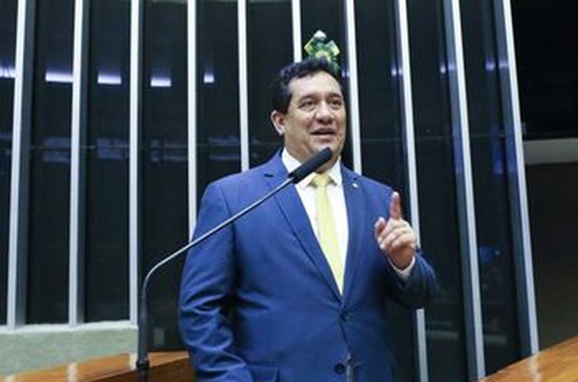 PLN4: Severino Pessoa vota em favor dos aposentados, deficientes e idosos