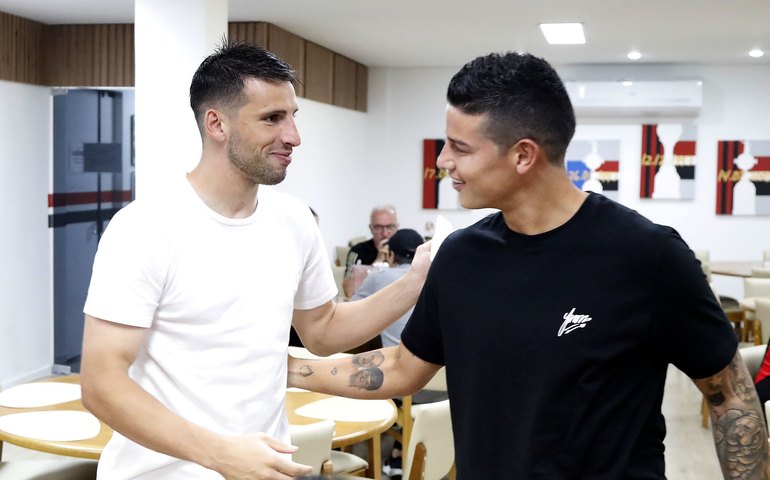 James Rodriguez faz exames médicos e testes físicos no São Paulo e conhece companheiros