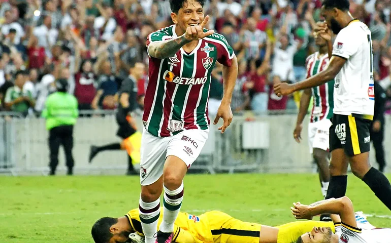 Fluminense goleia o Bangu de virada na volta dos titulares e lidera o Campeonato Carioca