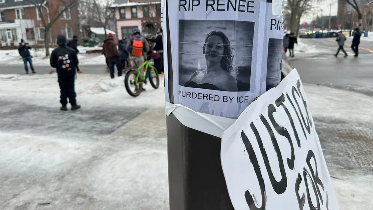 Manifestantes de Minneapolis expressam sua indignação após agente do ICE matar uma mulher