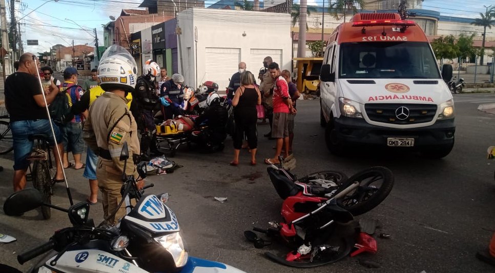 Motociclista fica ferido após colidir com carro em Aracaju / Foto: Foto: SMTT/Aracaju