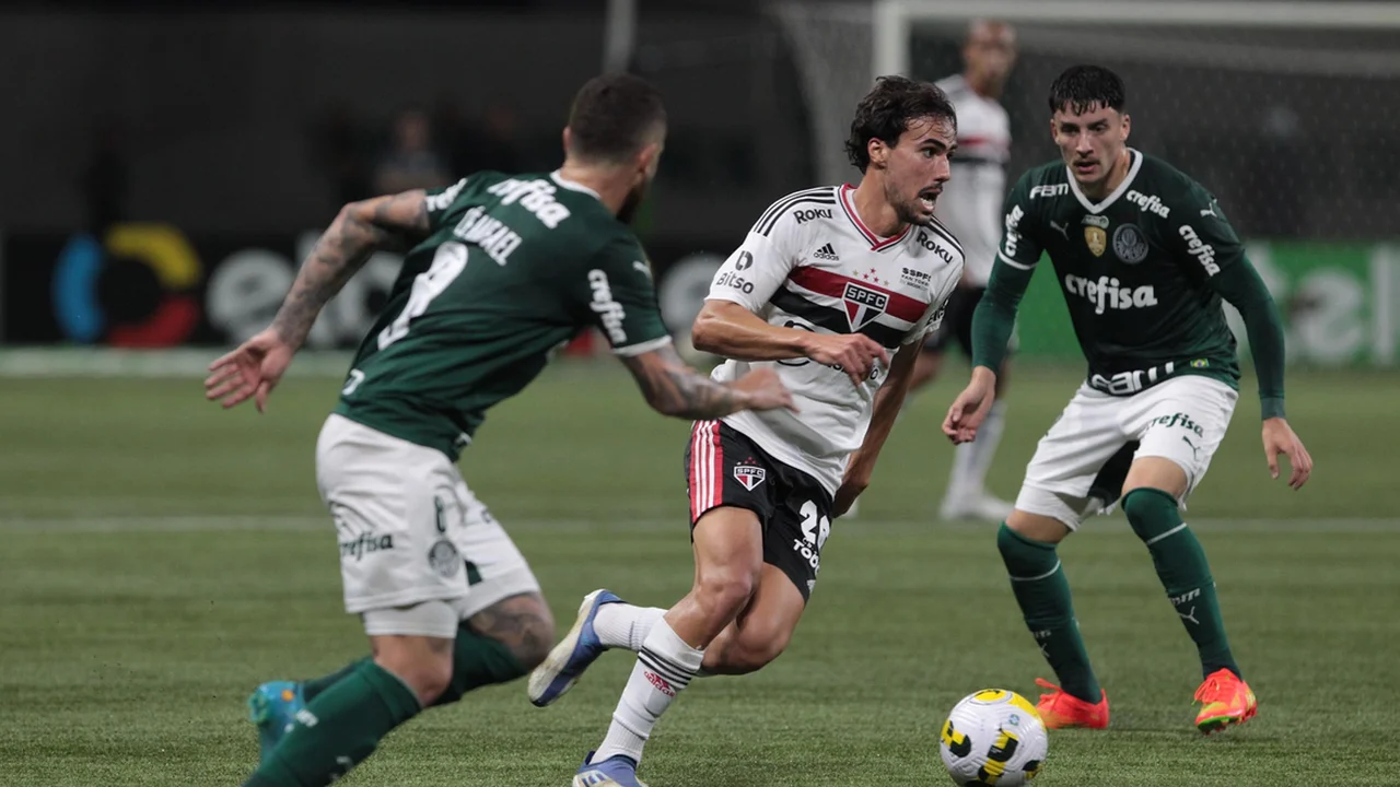 Palmeiras volta a treinar pensando no Bahia e Fabinho projeta nova vitória na caça ao Botafogo