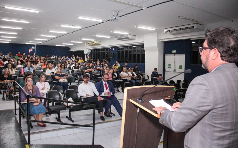 Acadêmicos da Unima participam de palestra  sobre o Programa Mesário Universitário