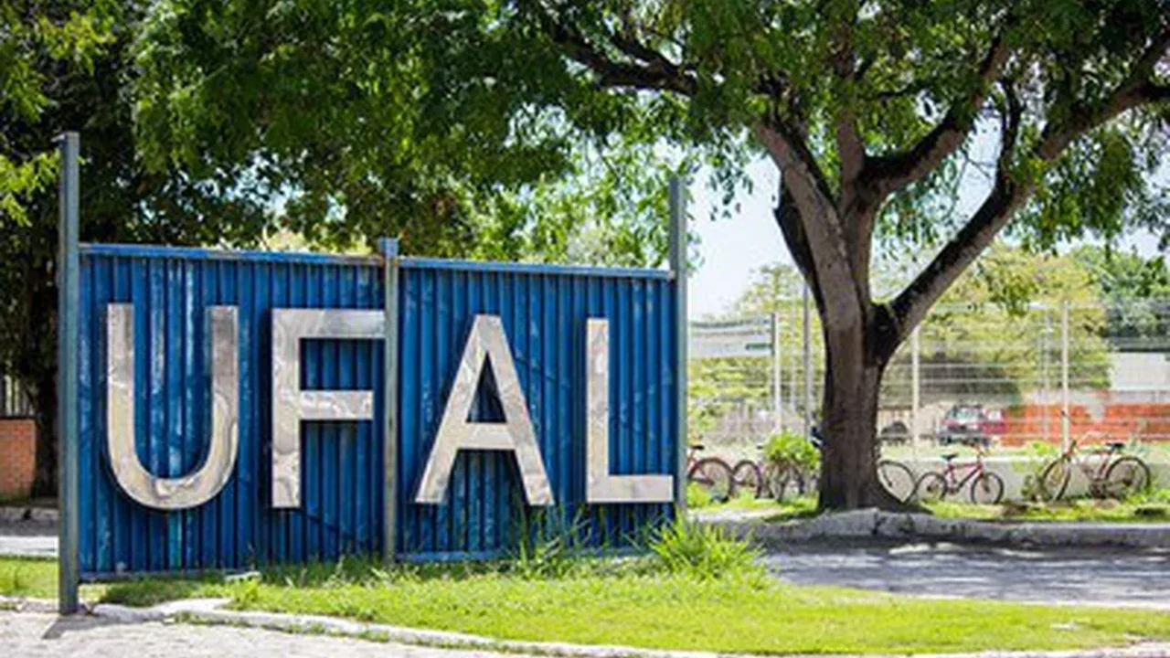 Ufal anula reconhecimento de 218 diplomas de faculdade do Paraguai e aponta irregularidades graves