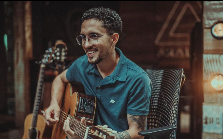 Grelo da Seresta, do hit ‘Só fé’, viralizou em parcerias com Marília Mendonça, Simone Mendes e Gusttavo Lima; conheça