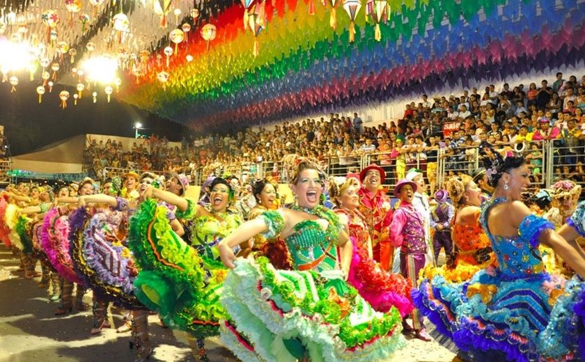 Roupas dos bailes europeus influenciaram nos trajes juninos do Brasil