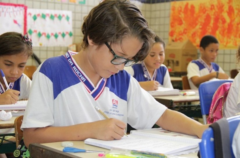 Estado lança Programa Escola 10 para empreender melhorias na Educação