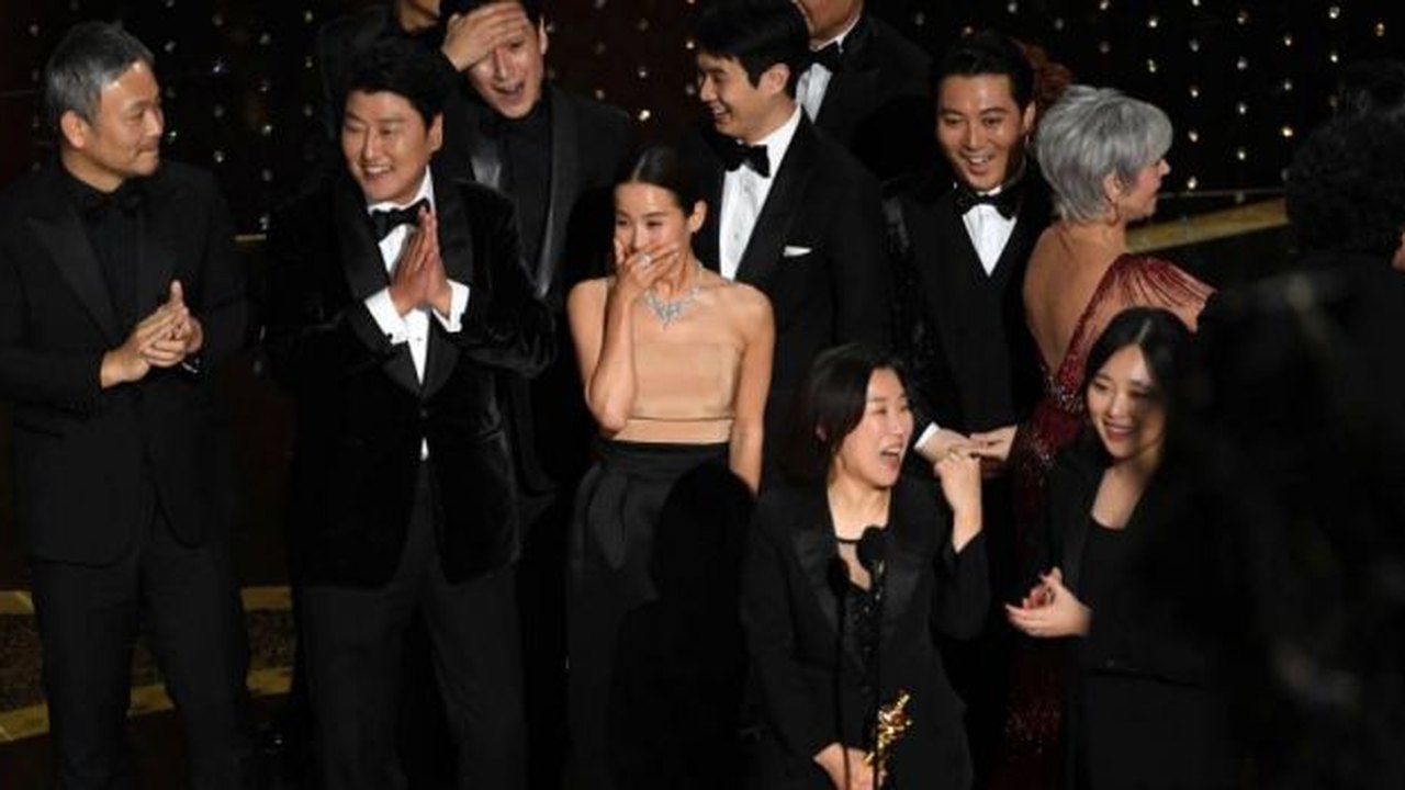 Filme sul-coreano Parasita faz história e ganha o Oscar 2020