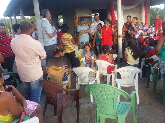 Movimento de agricultores comercializa produtos agroecológicos em Palmeira