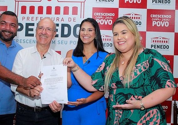 Teresa Machado assume Secretaria de Cultura de Penedo