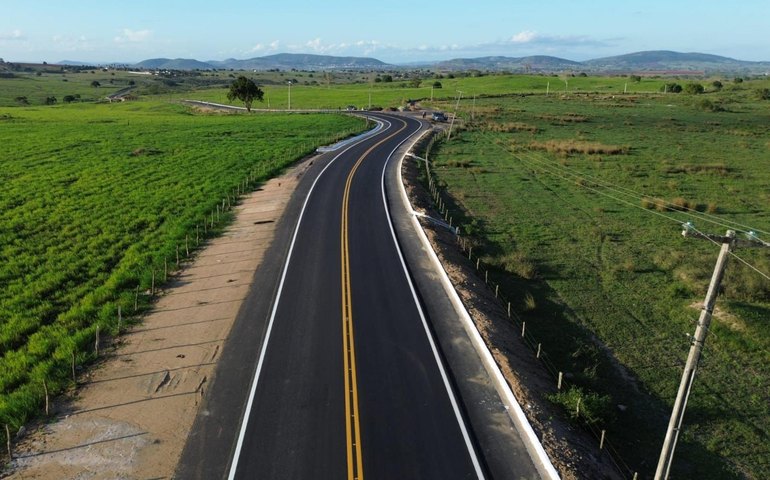 DER entrega mais de 11 km de rodovias e reestrutura aeródromo em Arapiraca