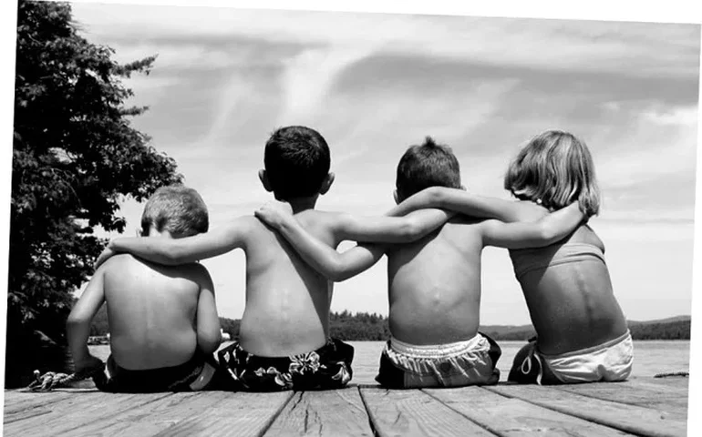 Irmãos mais velhos têm mais escolaridade e ganham salários maiores, aponta estudo