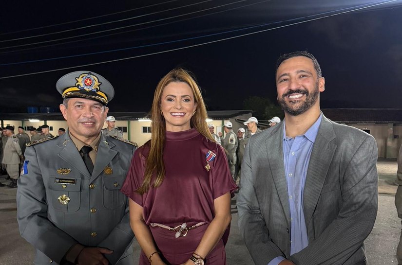 Paula Santa Rosa recebe medalha de honra da Polícia Militar em evento de celebração de 194 anos da instituição