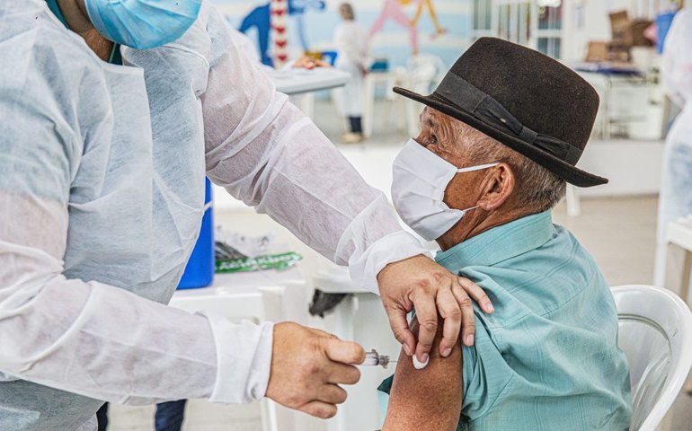 Pfizer Bivalente: Arapiraca fortalece proteção contra Covid-19 com nova dose de reforço