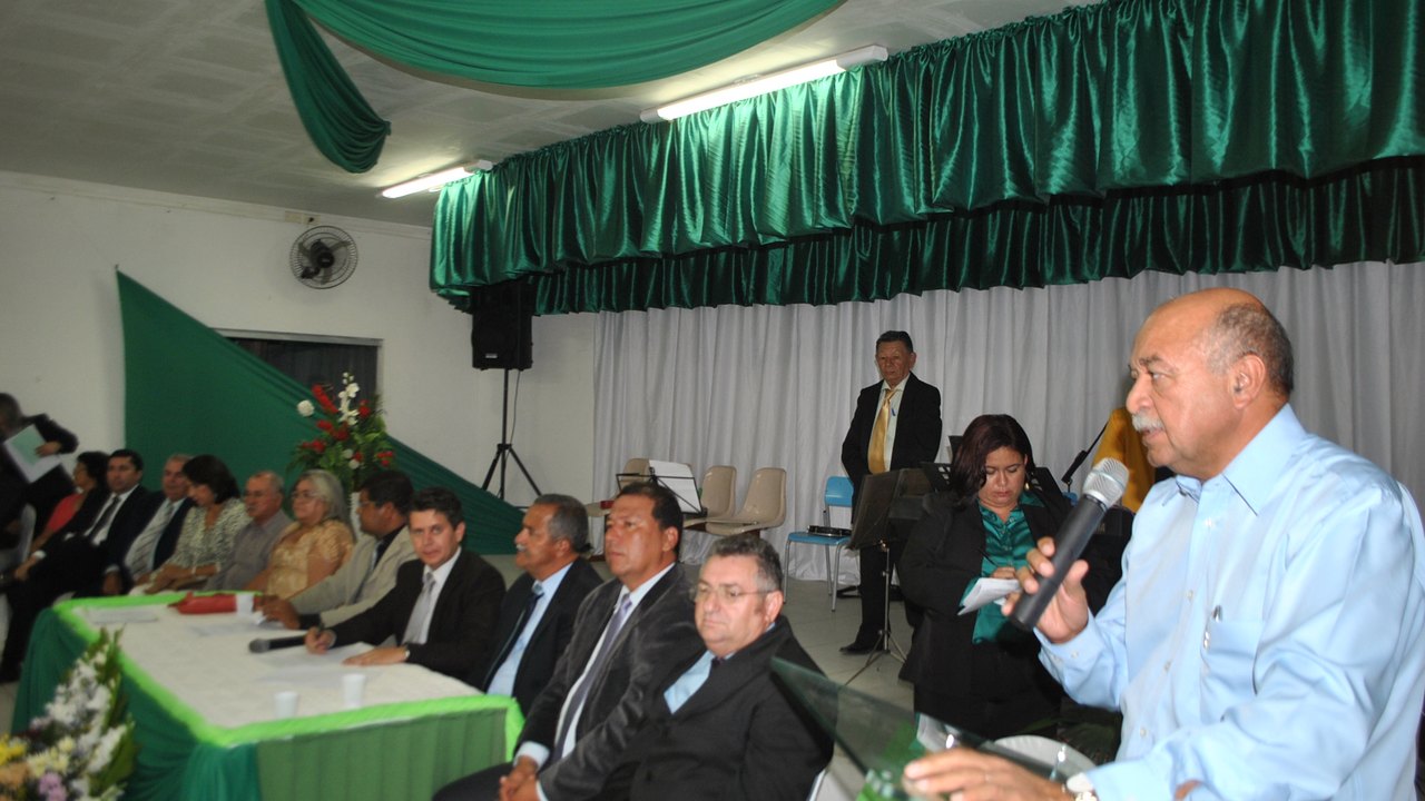 Arapiraca: José Lopes participa de entrega de título honorário a professora