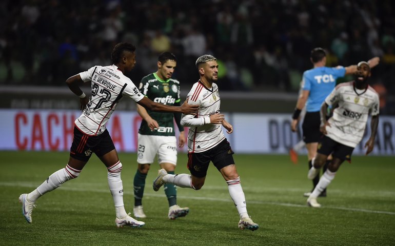 Palmeiras começa com intensidade, mas sofre com altos e baixos e cede empate ao Flamengo
