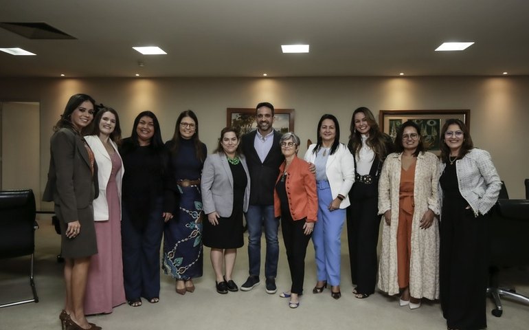 Governador estreita relações comerciais e culturais com Consulado Americano