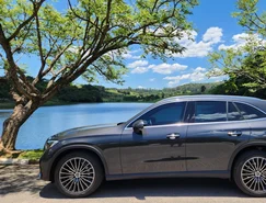 Mercedes-Benz GLC 300 4MATIC AMG Line entrega conforto para todos os ocupantes - Sérgio Dias (18).jpeg 