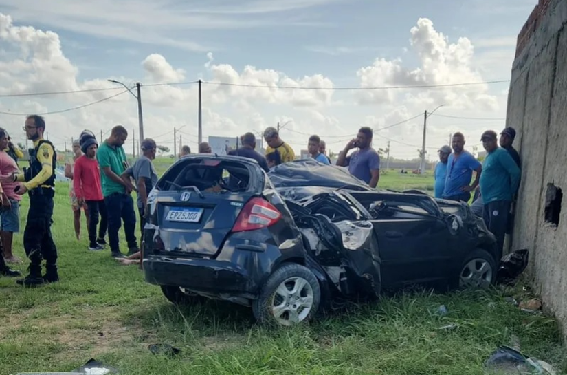 Adolescente morre ao colidir carro contra muro, em Rio Largo