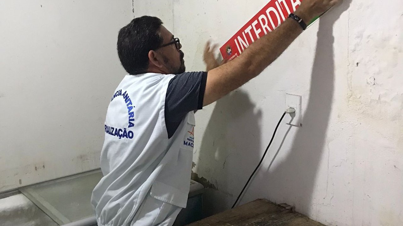 Vigilância Sanitária interdita lanchonete no bairro do Trapiche