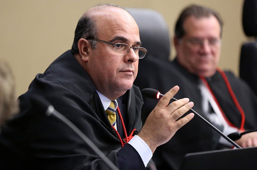 Justiça determina volta de servidores da Educação de São Miguel às atividades