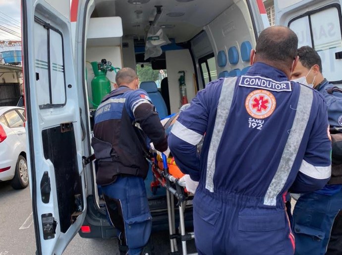 Samu atende criança desorientada que vagava pelas ruas em Maceió