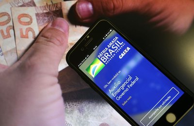 Trabalhadores nascidos em novembro podem sacar auxílio emergencial