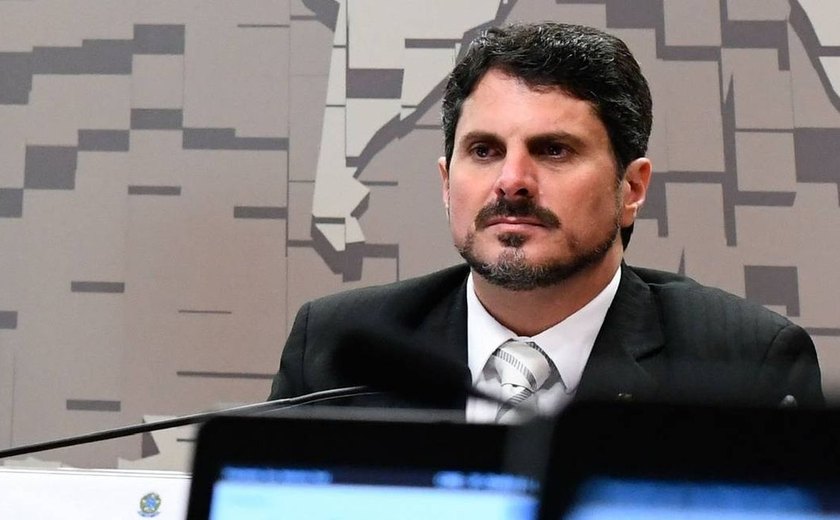 Moraes determina bloqueio de contas do senador Marcos do Val