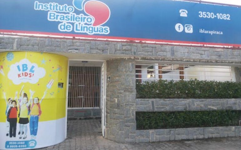 Escola de idiomas permite alunos pagarem matrícula com gestos de amor