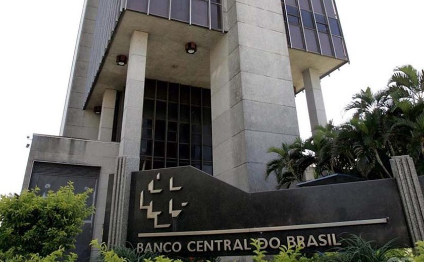 Setor público tem déficit primário de R$ 33,740 bilhões em maio, revela BC