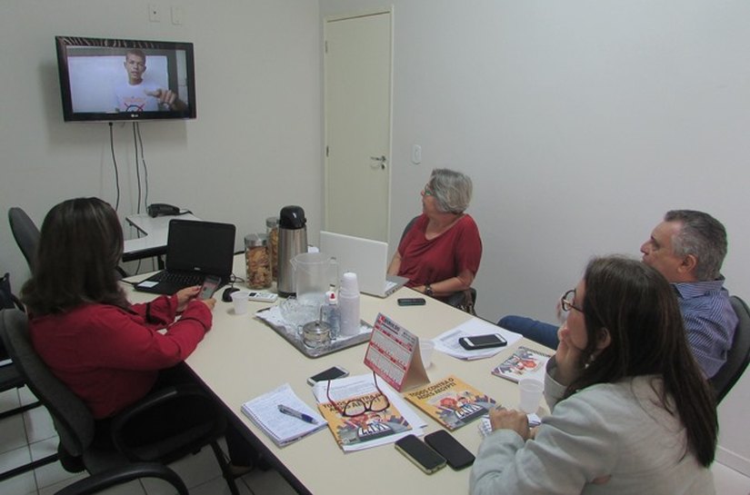 Empresa apresenta ao Cosems projeto que envolve mais de 20 mil estudantes de AL