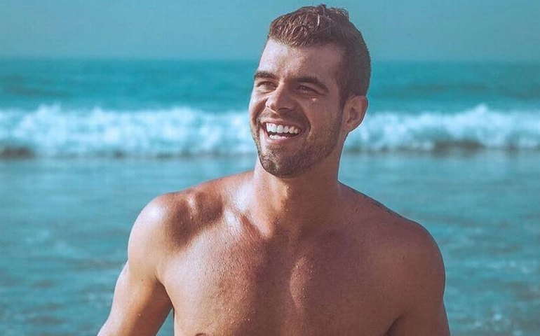 Borat, do programa ‘Amor e Sexo’, se recupera em hospital e grava vídeo