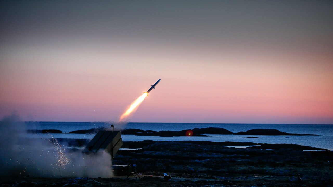EUA e Raytheon firmam contrato de US$ 22,9 bi para aumentar produção de mísseis Tomahawk