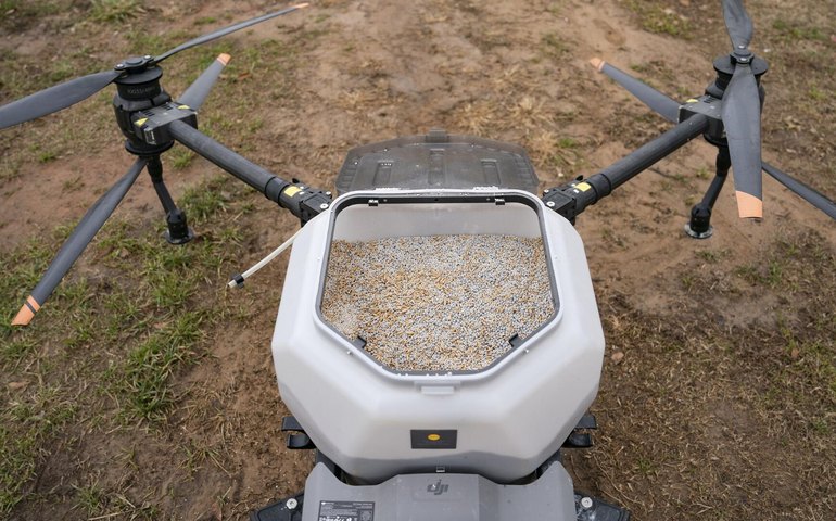 Mídia: agricultores dos EUA adotam drones chineses apesar de alerta de segurança de Washington