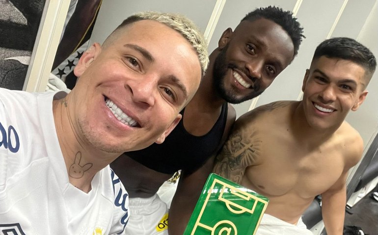 Soteldo comanda virada do Santos sobre o Grêmio em reencontro com os torcedores na Vila Belmiro