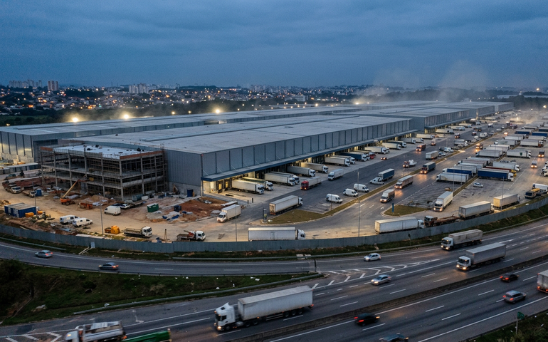 Shopee fecha maior locação de galpões do Brasil em busca de liderança em entregas rápidas