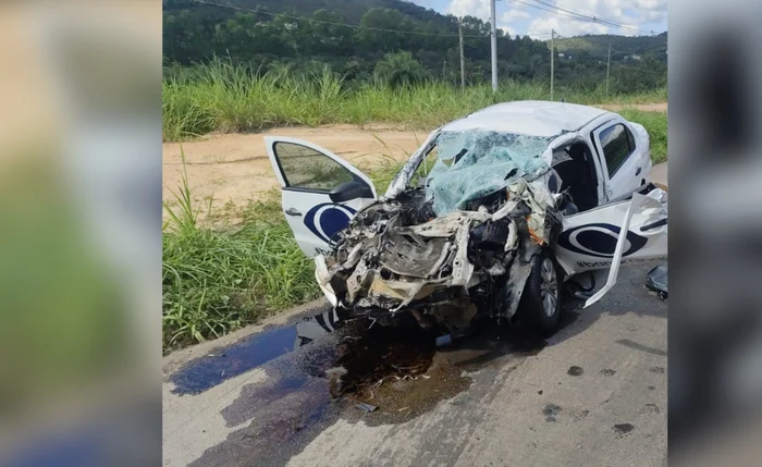 O acidente entre um carro de reportagem da TV Bandeirantes e um caminhão ocorreu nesta quarta-feira, 15, em Sabará, na região metropolitana de Belo Horizonte