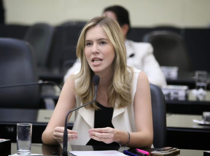 De autoria da deputada Cibele Moura, projeto que cria programa de moradia a mulheres de baixa renda em Alagoas é aprovado